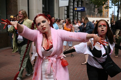 gory zombie pics