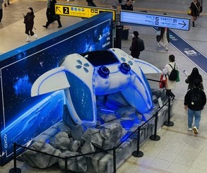 Sony Flexes Its Almighty Marketing Muscle with PS5 Promos in Cities Around the Globe 8