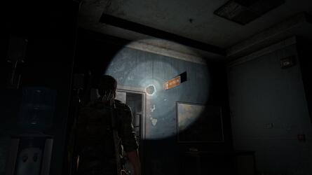 The Last of Us 1: Escape the City Walkthrough - All Collectibles: Artefacts, Firefly Pendants, Comics, Training Manuals, Shiv Doors