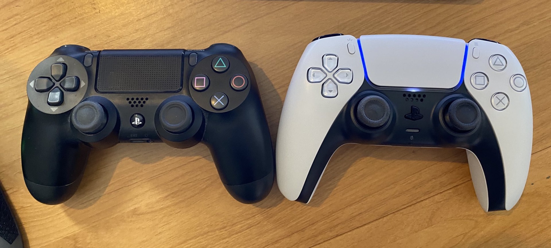 PS5 Dualsense Controller Is a Little Bigger, a Little Heavier Than the DualShock 4