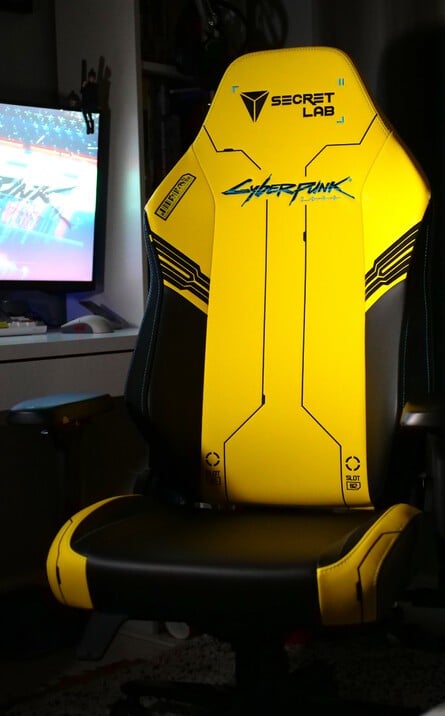 Thanks to its bright neon yellow colouring and bold samurai logo, this isn't a chair you can ignore