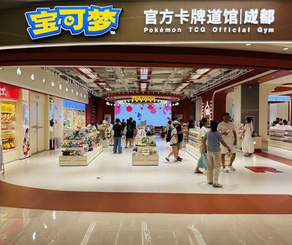 I Searched for Merch from My Fave PS5 Games in Chengdu's Enormous Anime Mall 28