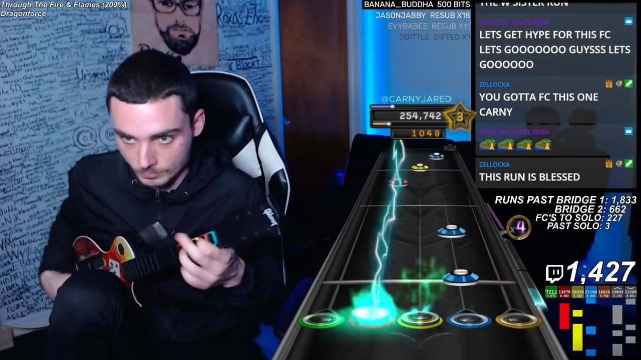 Zufälliger: Streamer reitet durch das Feuer und die Flammen zum ewigen Gitarrenhelden Glory