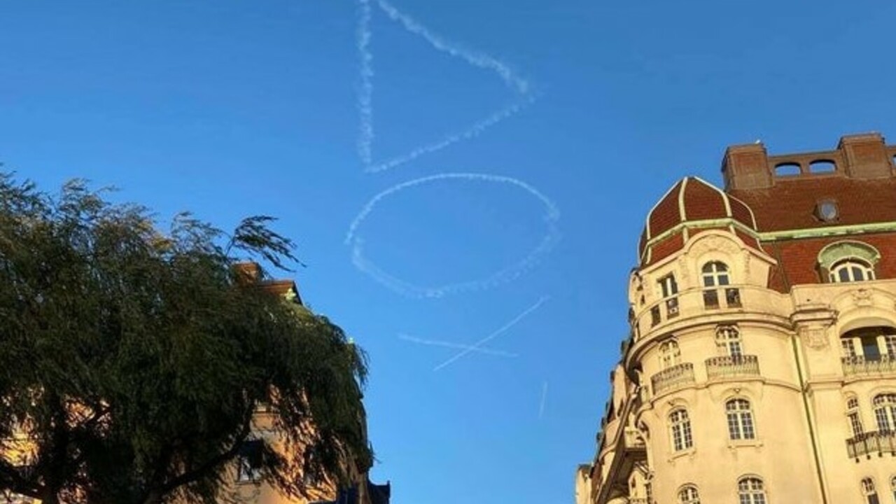 Someone in Sweden drew the PlayStation symbols in the sky – Push Square