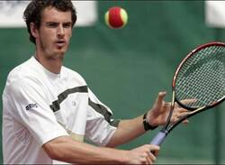 Gossip Column: British Tennis Ace Andy Murray Dumped Over 7-Hour Playstation 3 Marathons