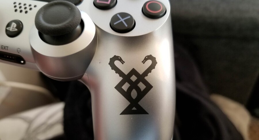 god of war ps4 controller.jpg