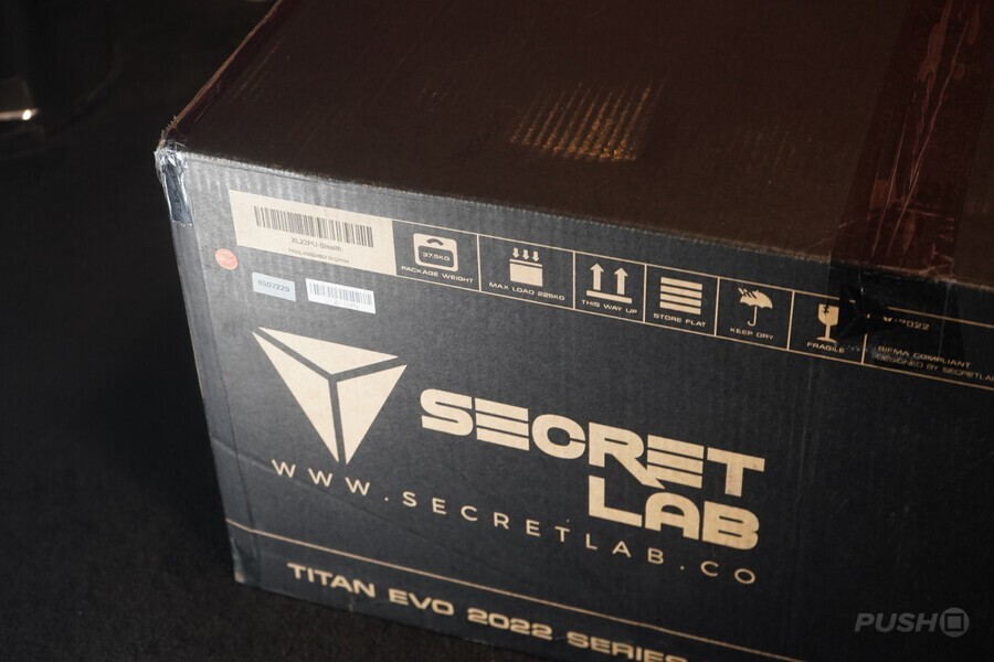 Secretlab Titan Evo 2022 box