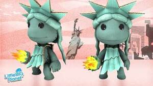 Awww Look At Sackboy Dressed As The Statue Of Liberty.