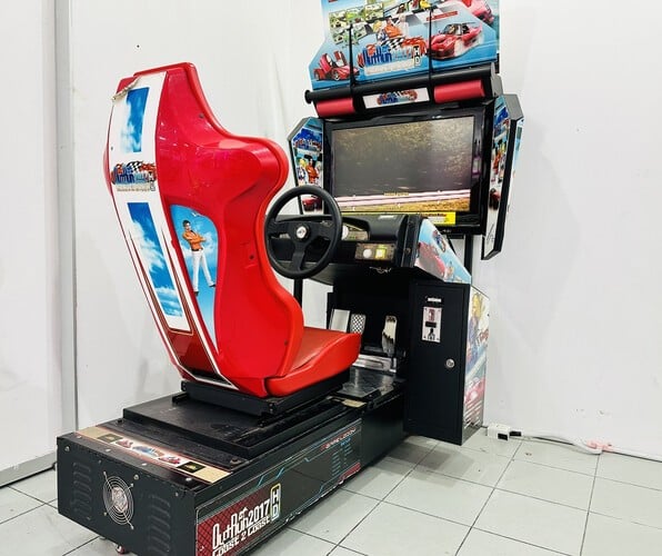 Occasionally, you'll find video game stores adjacent to arcades, UFO catchers, and toy capsule machines. This shop in a Malaysian mall had an OutRun Coast 2 Coast cabinet nearby, which I was particularly excited to see.