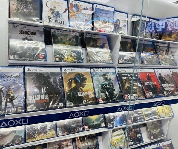 I Searched for Merch from My Fave PS5 Games in Chengdu's Enormous Anime Mall 28