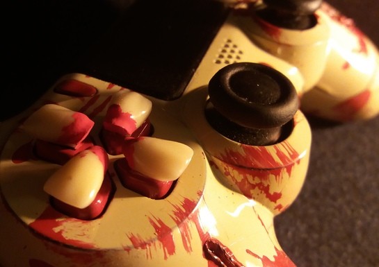 Resident Evil 7 Custom PS4 Controller Has Dummy Fingers for Triggers
