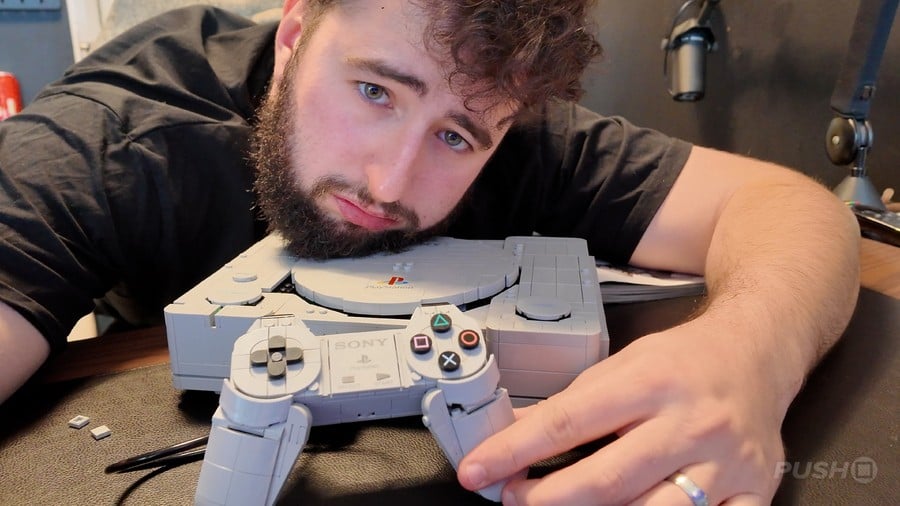 PS1 LEGO: 1911 деталей, 7+ годин зборки — відео Push Square про терпіння