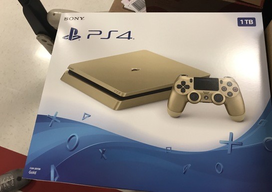 Gold PS4 Slim to Bring a Bit of Bling to Retail
