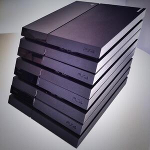 Leaning tower of PS4