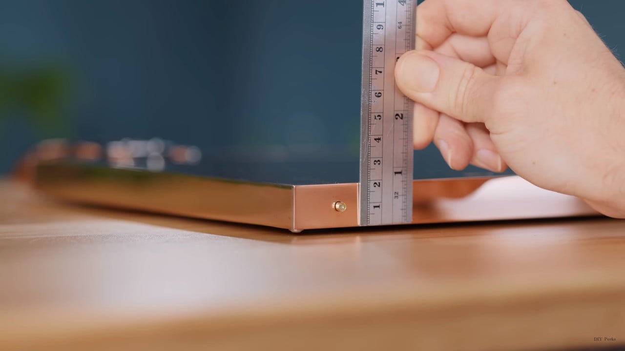 De PS5 Slim, die slechts 2 cm hoog is, is gemaakt door een YouTuber