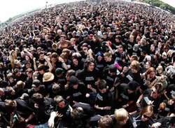 Download Festival Fans Smash Air Guitar World Record