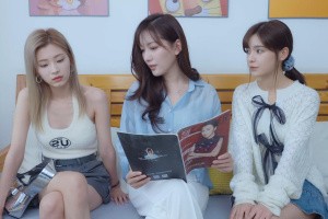 Love Is All Around Screenshot